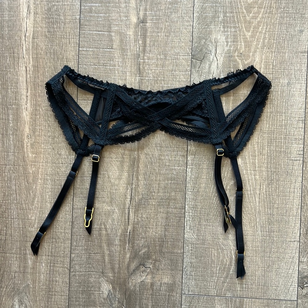 Victoria’s Secret Garter Belt